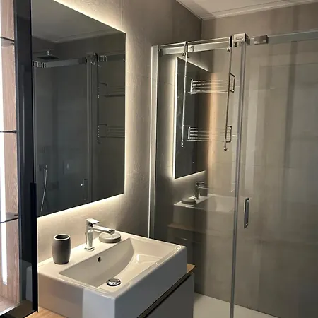 Exclusive Flat On With Panoramic Views *