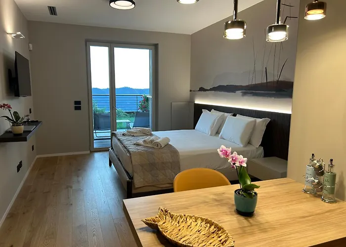 Exclusive Flat On With Panoramic Views