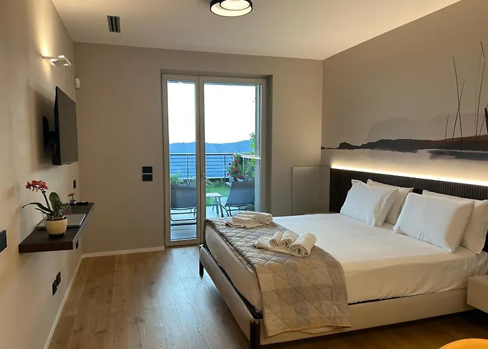 Exclusive Flat On With Panoramic Views * Como
